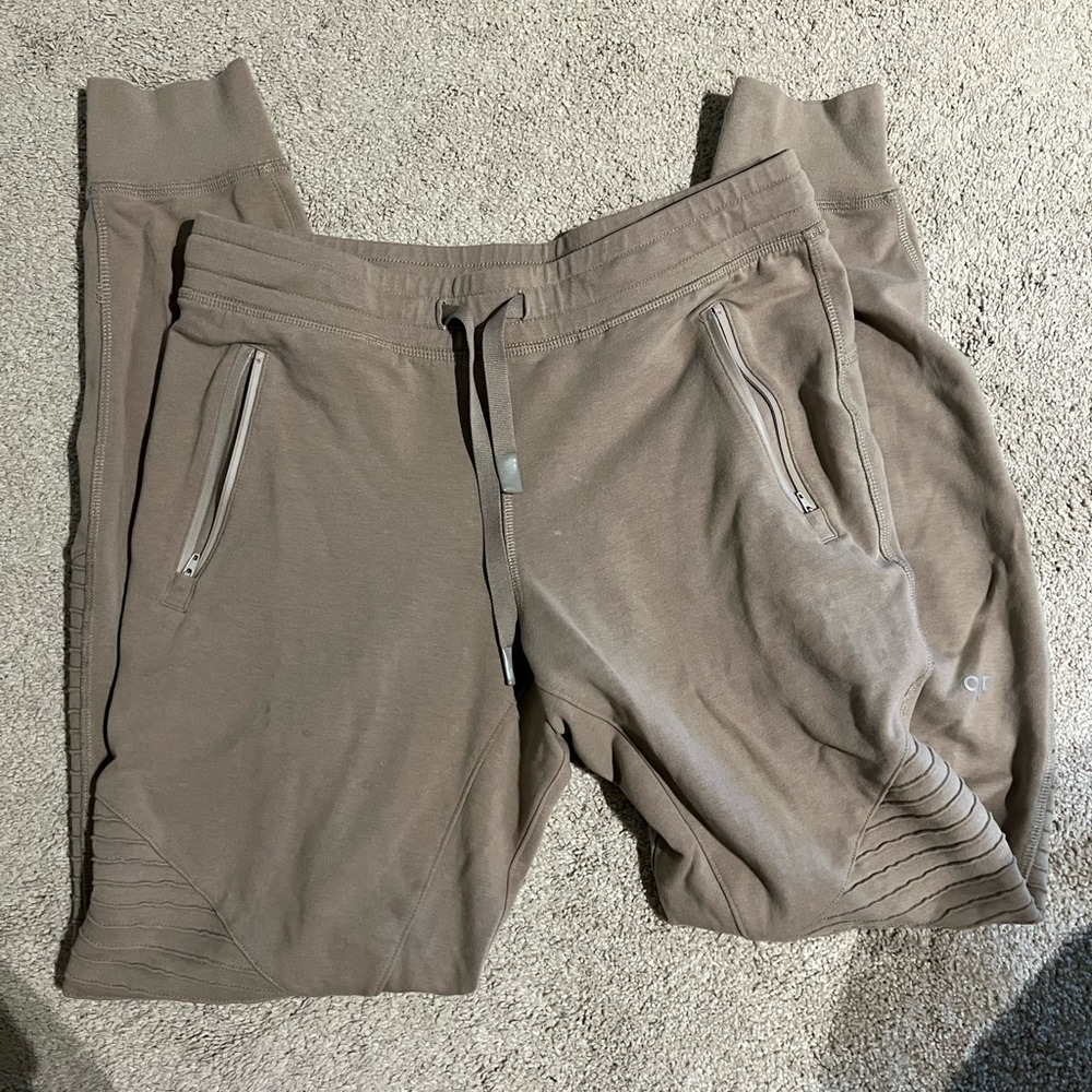 ALO Yoga Brown Joggers with Zippered Pockets